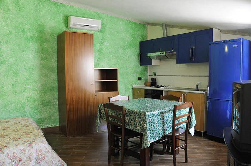 Michela Rooms Riomaggiore Extérieur photo